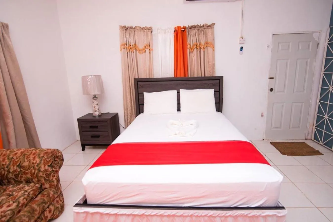 Suzette Guesthouse Accommodations Saint Maryʼs Jamaica